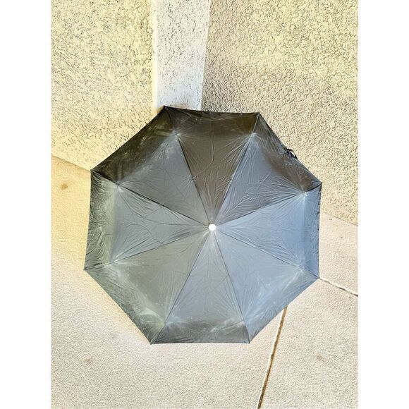 Black and silver staple umbrella ￼ - Picture 6 of 6